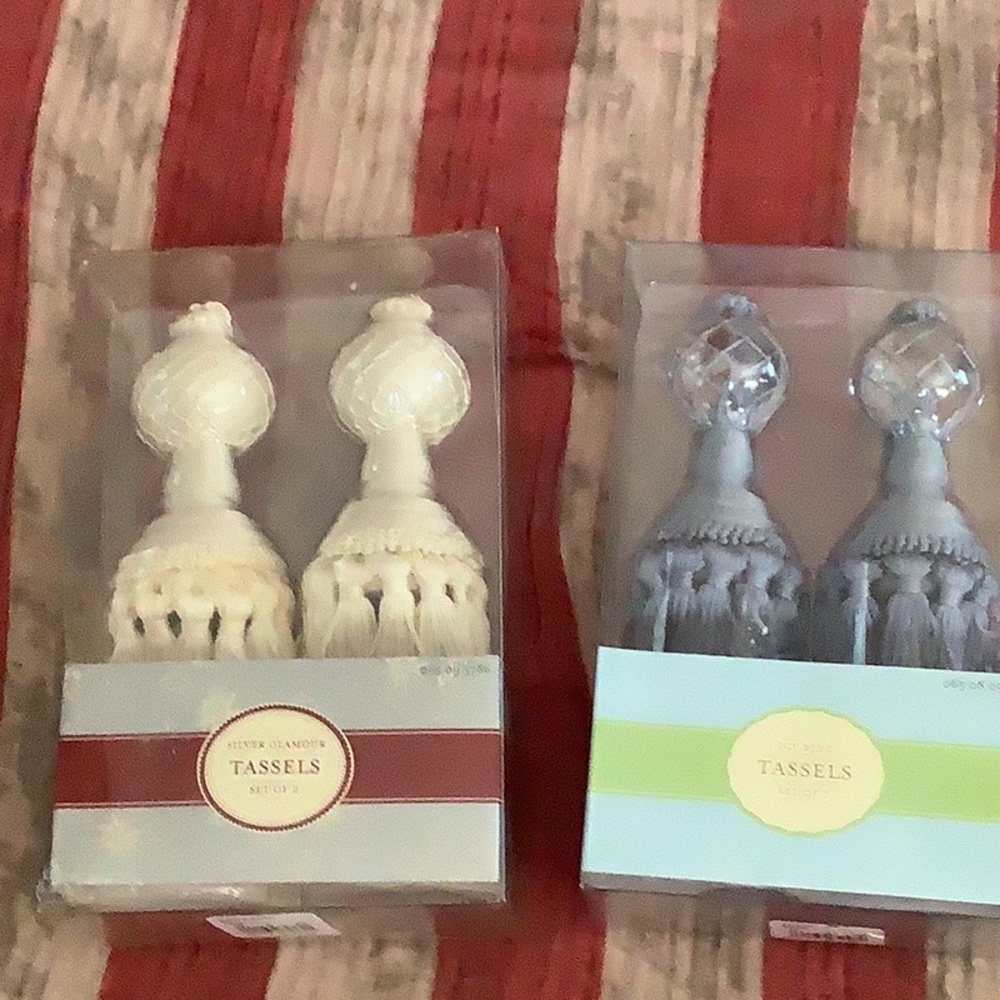 NWT Tassels